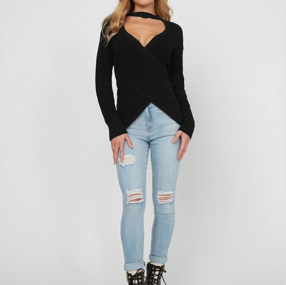 Brand new Guess sweater - Picture 5 of 5